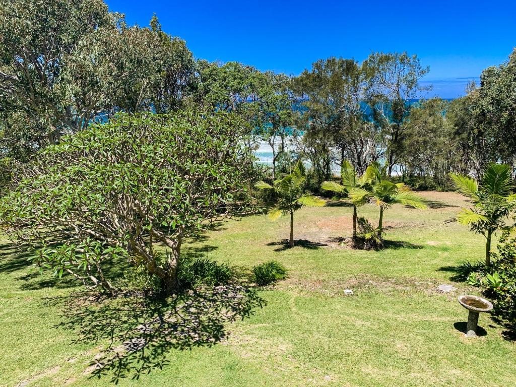 The Sandcastle 4 Bedroom House, Woolgoolga (updated prices 2024)