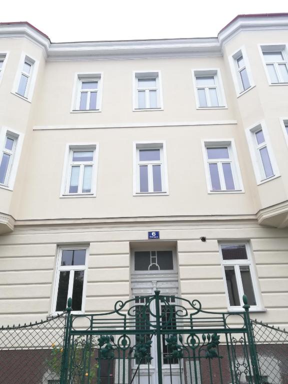Central Living Apartments - Schönbrunn - One-Bedroom Apartment