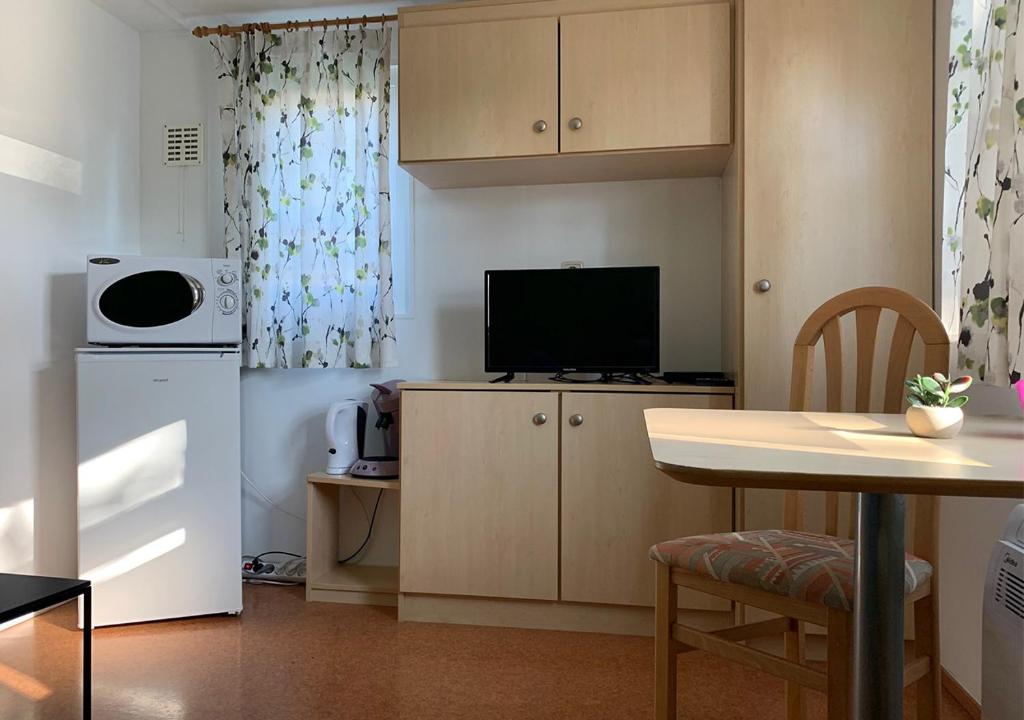 Kuchyň nebo kuchyňský kout v ubytování Chaletparc Krabbenkreek Zeeland - Hotel rooms "Terra Mare"