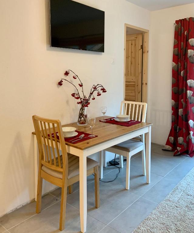 TV a/nebo společenská místnost v ubytování Chalet PapaGna Apartment