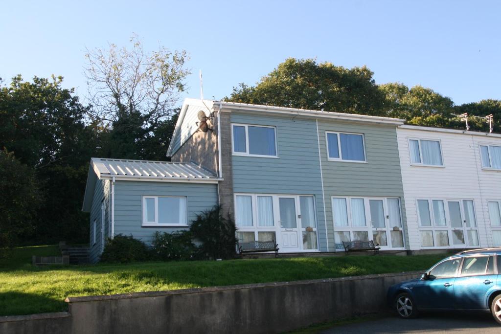 Freshwater Bay Holiday Cottages in Pembroke, Pembrokeshire, Wales