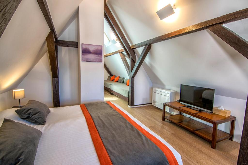 La Villa Du Coteau - Large Double Room