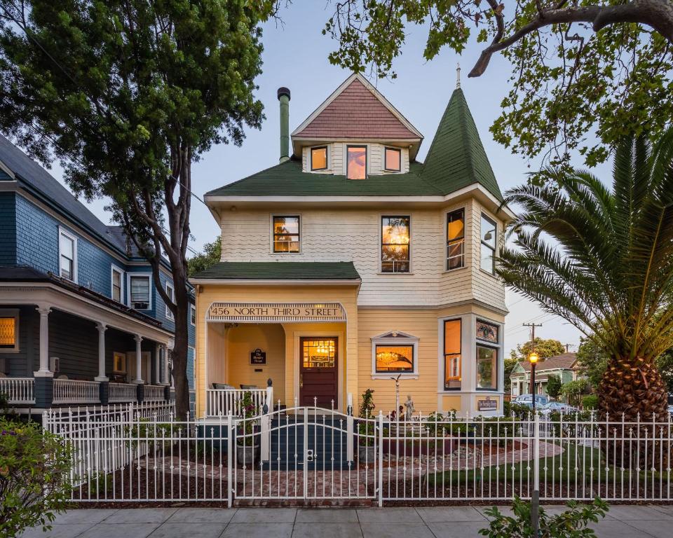 SJ Downtown Victorian History Landmark, San Jose (updated prices 2024)