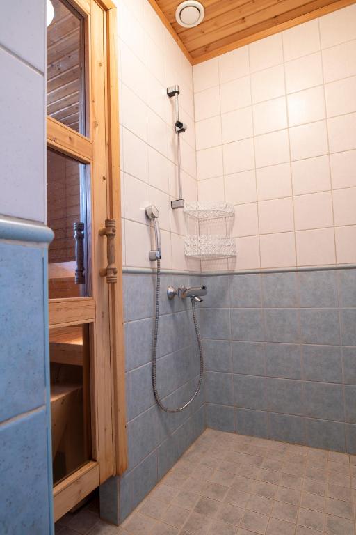 Koupelna v ubytování Lapin Lumilomat