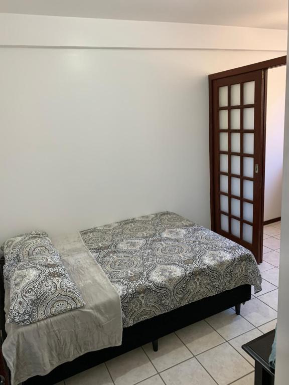  Apartamento 2 suítes e 2 quartos pé na areia