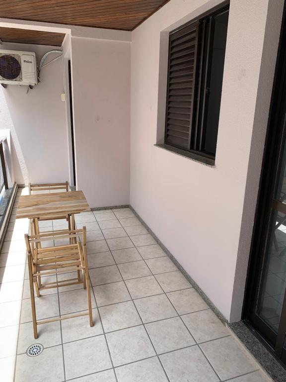  Apartamento 2 suítes e 2 quartos pé na areia