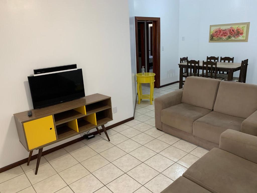  Apartamento 2 suítes e 2 quartos pé na areia