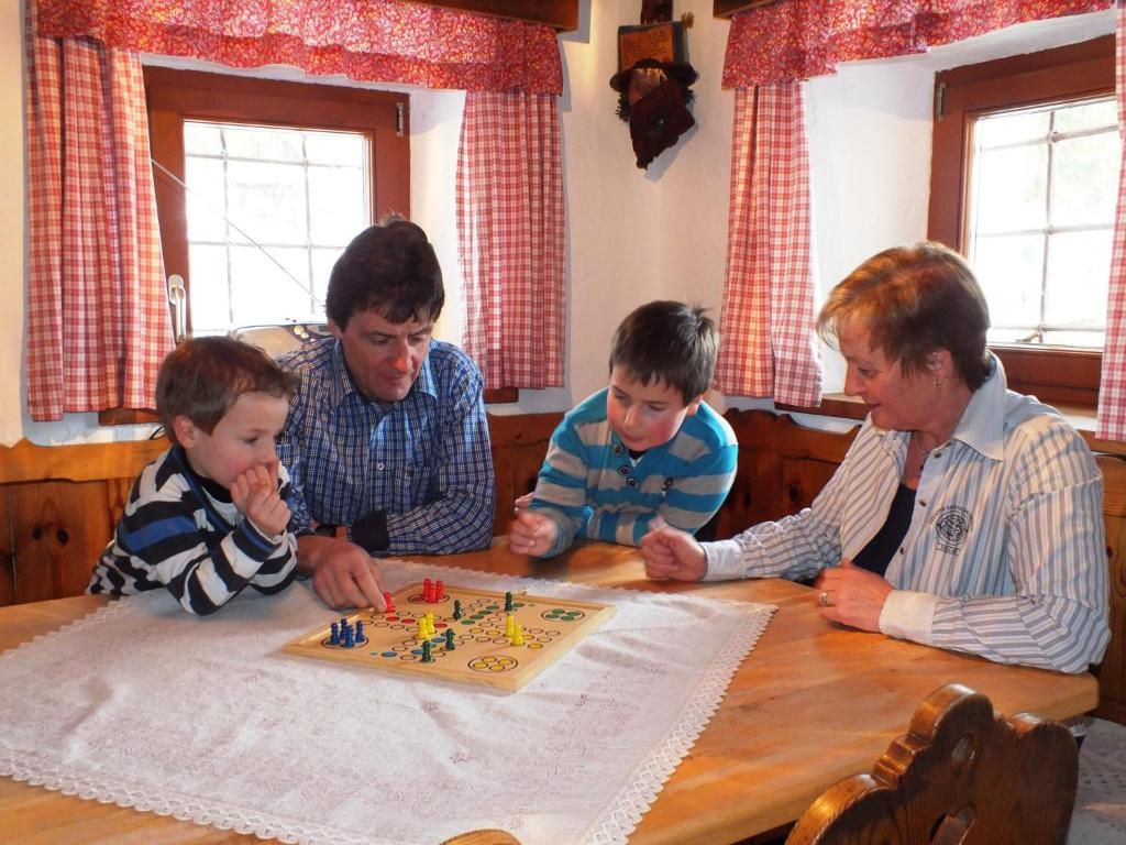 Hostia v ubytovaní Ferienhaus "Zur alten Schmiede"