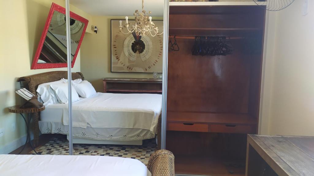  Apartamento acomoda 4 pessoas - Bairro Ponta da Praia - Santos SP