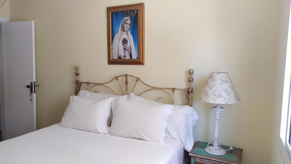  Apartamento acomoda 4 pessoas - Bairro Ponta da Praia - Santos SP