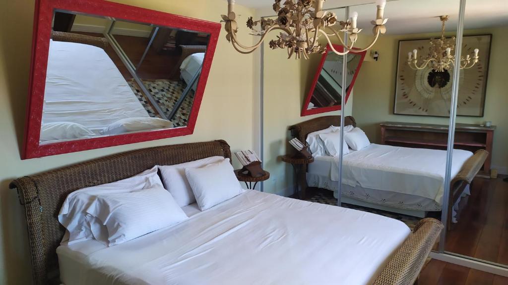  Apartamento acomoda 4 pessoas - Bairro Ponta da Praia - Santos SP