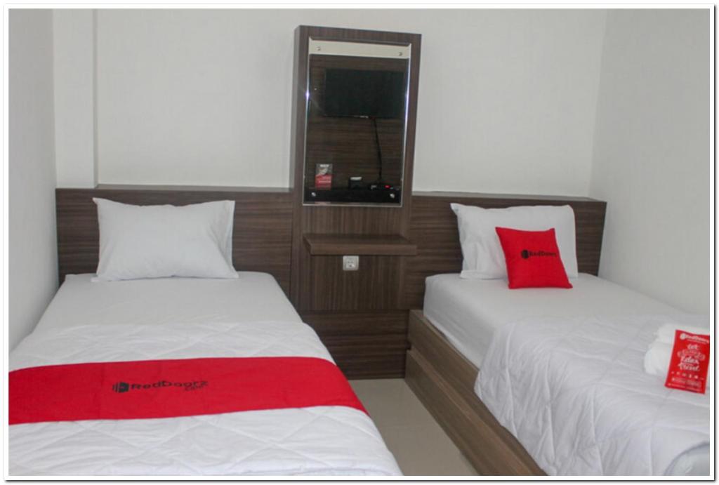 RedDoorz near Moro Mall Purwokerto 2 - Standard Twin Room