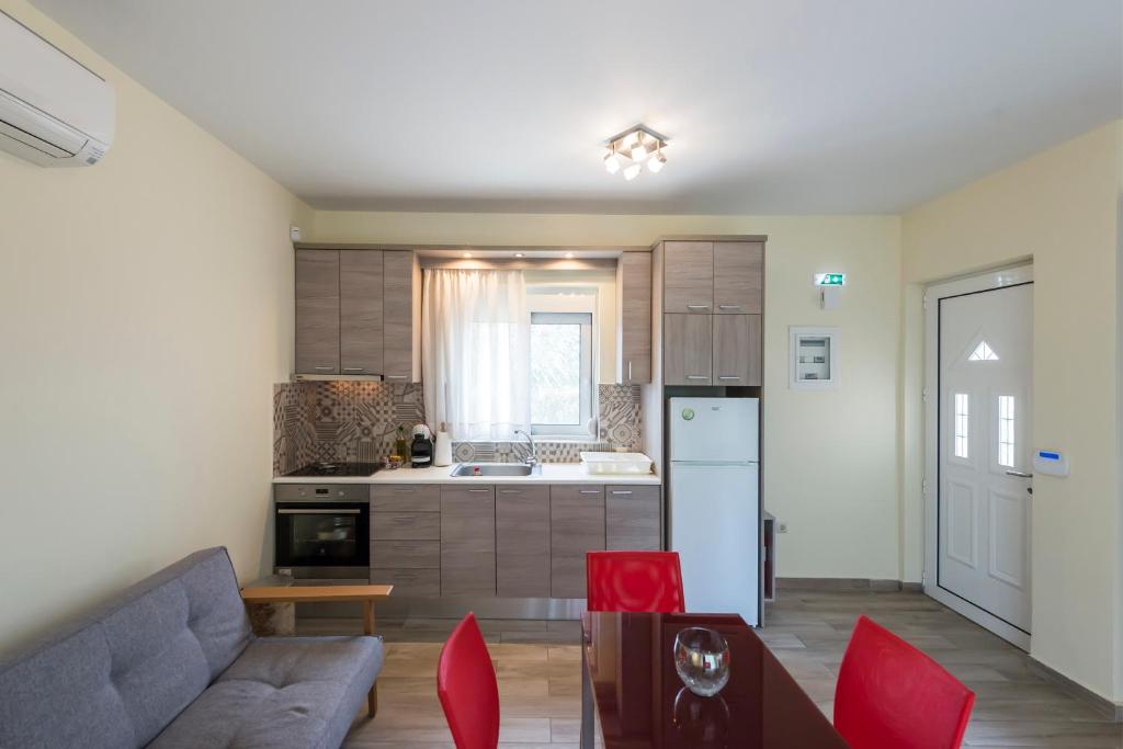 Kuchnia lub aneks kuchenny w obiekcie Coastal Dreamy Retreat, Dive in Dimitra's Paradise