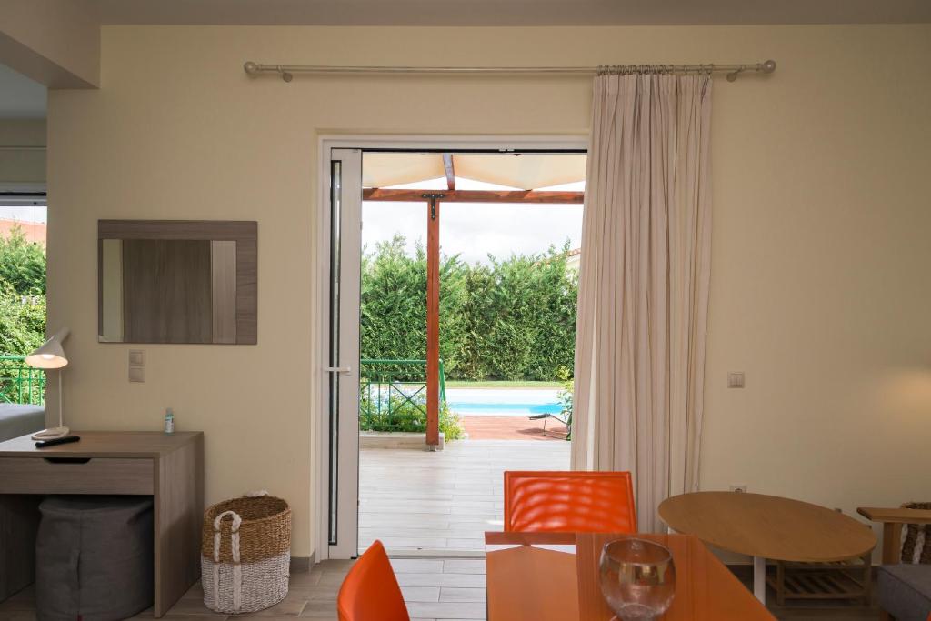 Venus, villa with private pool , 2min to the beach