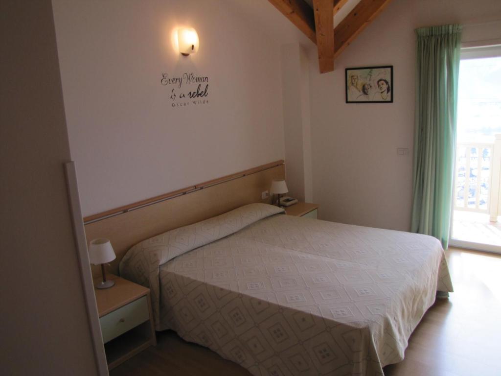 Hotel Scaranò - Triple Room With Balcony