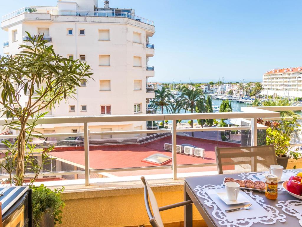 A balcony or terrace at Apartment Club Nautic-22 by Interhome