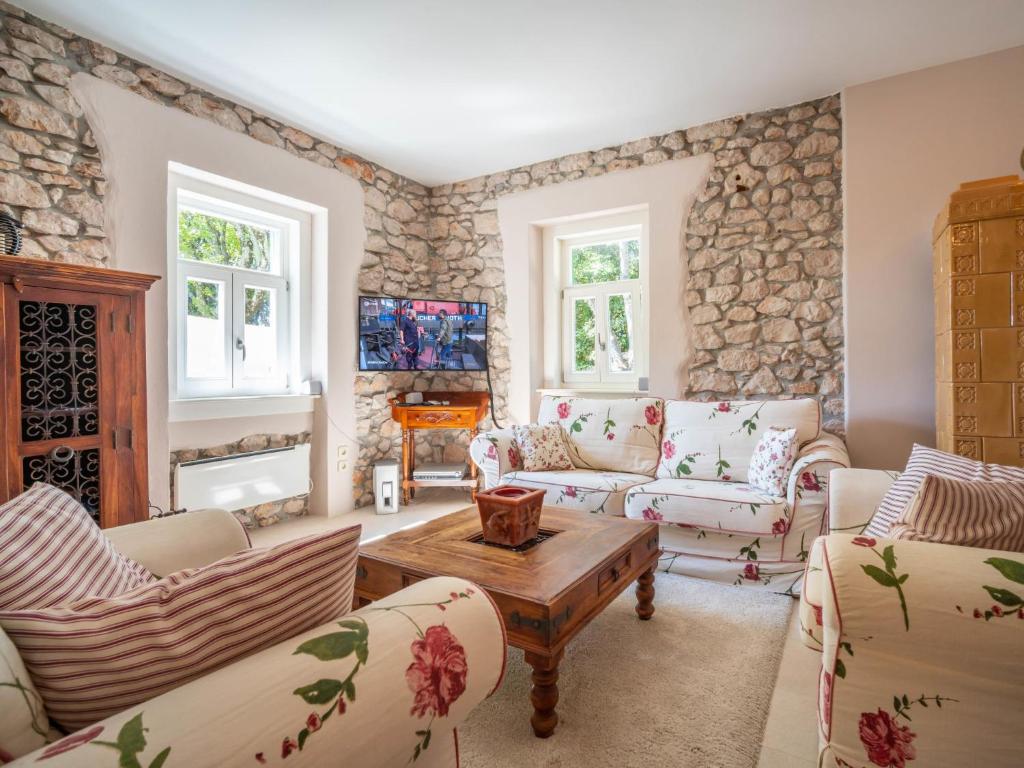TV a/nebo společenská místnost v ubytování Holiday Home Villa Mo-Re by Interhome