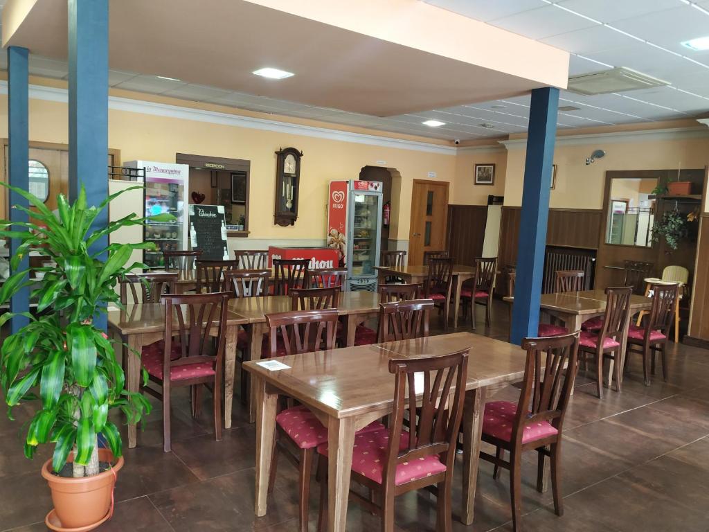 Restaurace v ubytování Hostal agripino y Restaurante asiático