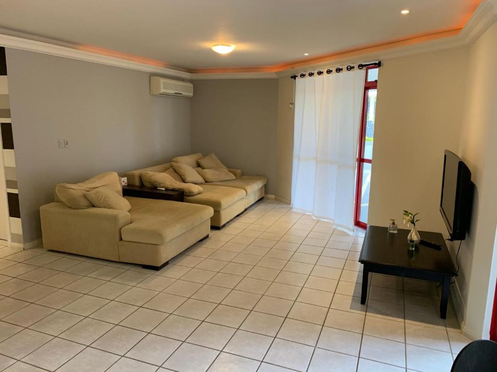  Apartamento 2 suítes e 2 quartos pé na areia