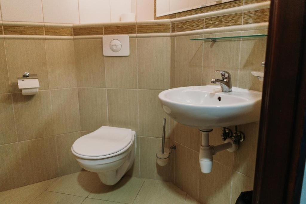 Koupelna v ubytování Hotel Kinga