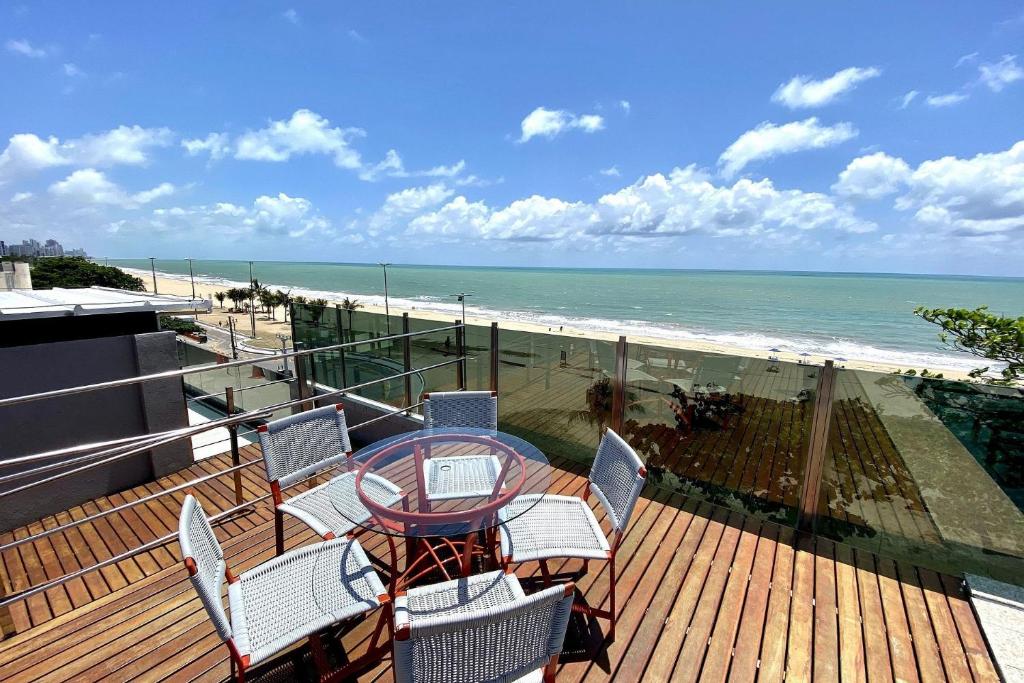  Apartamento decorado na Praia de Piedade em Pernambuco por Carpediem