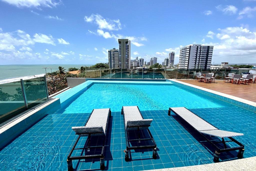  Apartamento decorado na Praia de Piedade em Pernambuco por Carpediem
