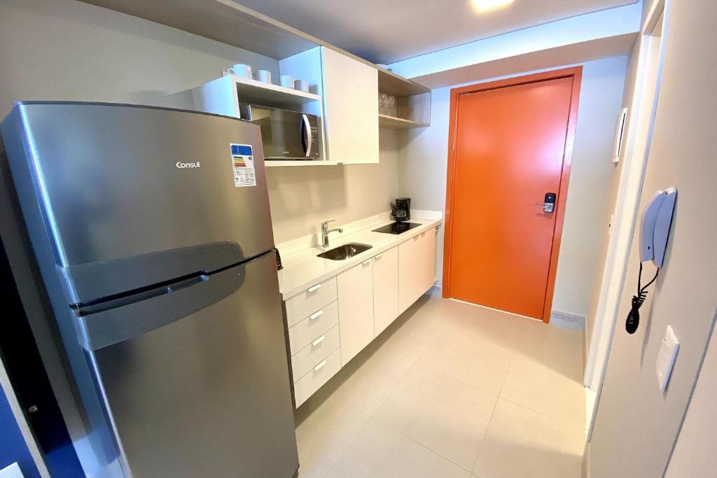 Apartamento decorado na Praia de Piedade em Pernambuco por Carpediem