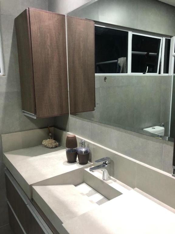  Casa PRAIA BRAVA próximo de tudo!!! 950m DA PRAIA