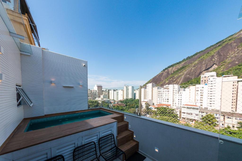  Cobertura com piscina/churrasqueira/sauna em Copacabana