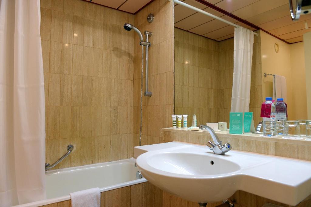 Bilik mandi di Treffen House Doha - Souq Waqif and next to Msheireb Metro Station