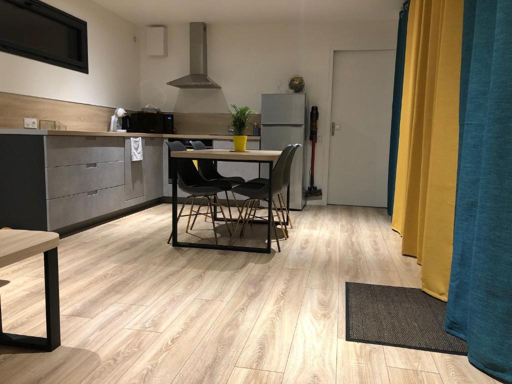 Kuchyň nebo kuchyňský kout v ubytování Le Banc Bourguignon