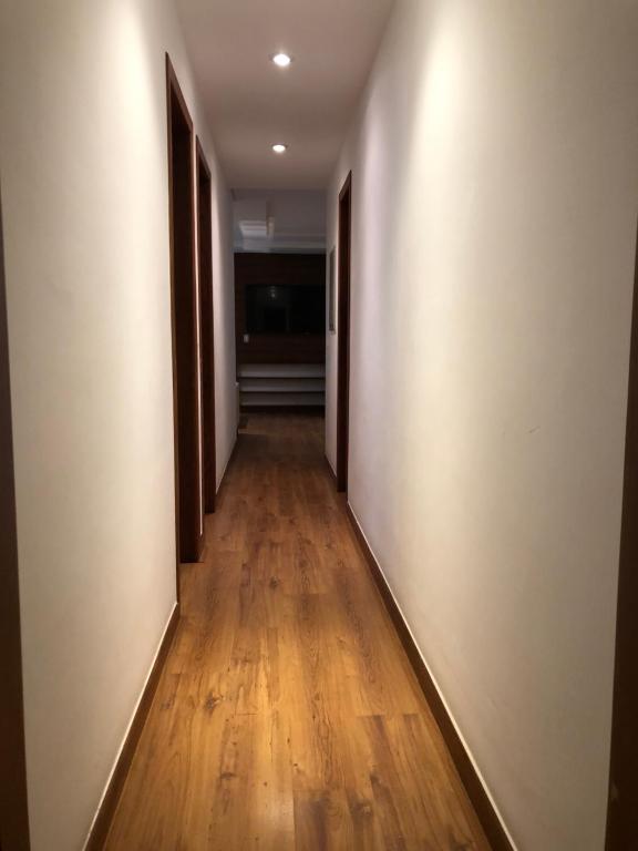  Apartamento IMPECAVÉL - Prédio em frente ao mar