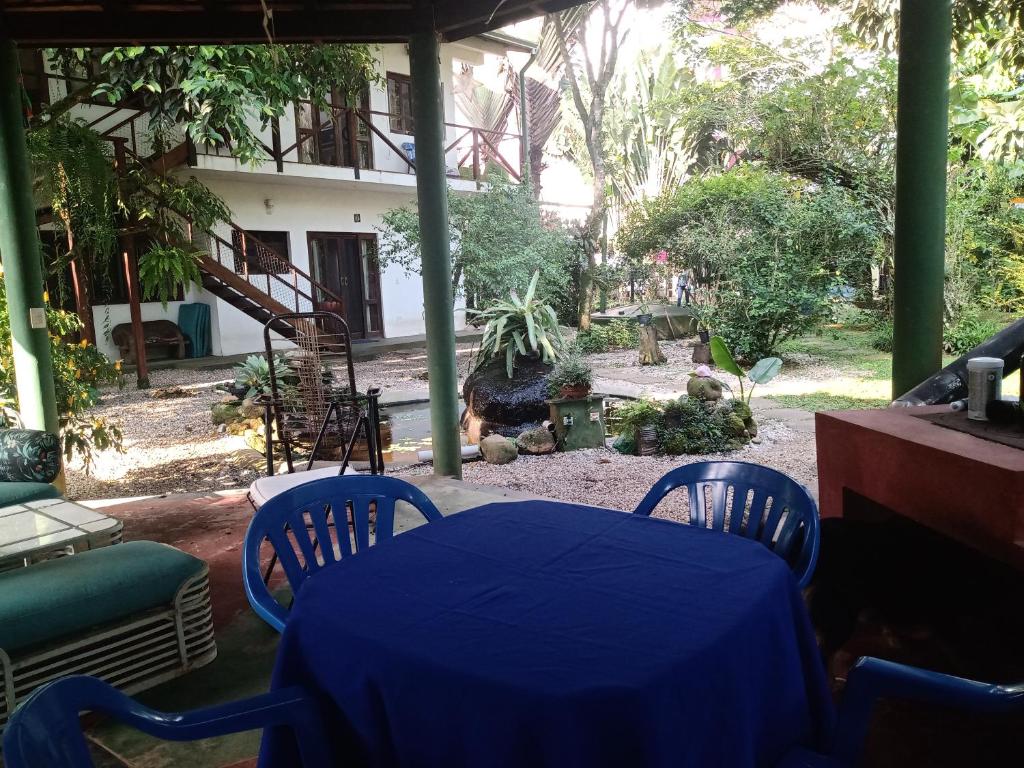  Suíte com Ar + frigobar+ Tv Sky