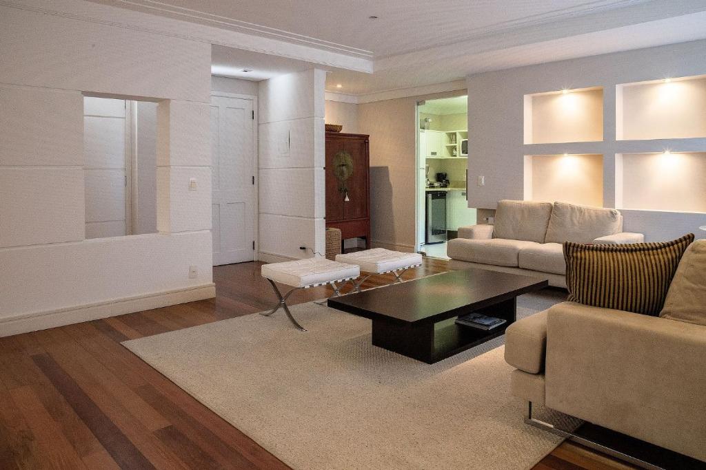 Cobertura Duplex Alto Padrão com Hidromassagem  Cobertura Duplex Alto Padrão com Hidromassagem