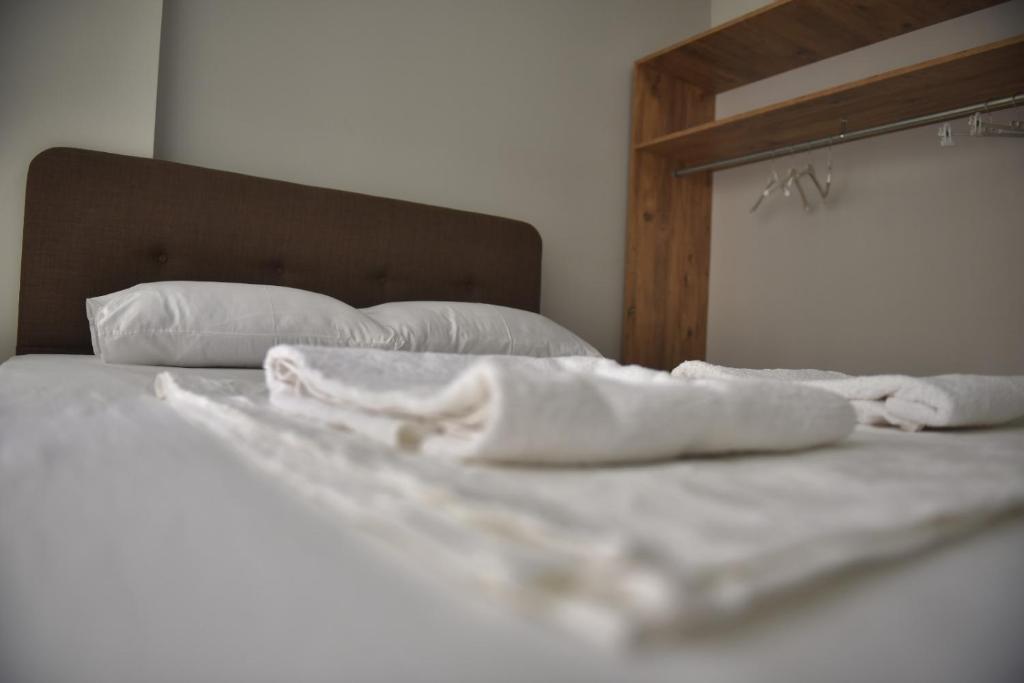 Postel nebo postele na pokoji v ubytování Yeşilyurt otel