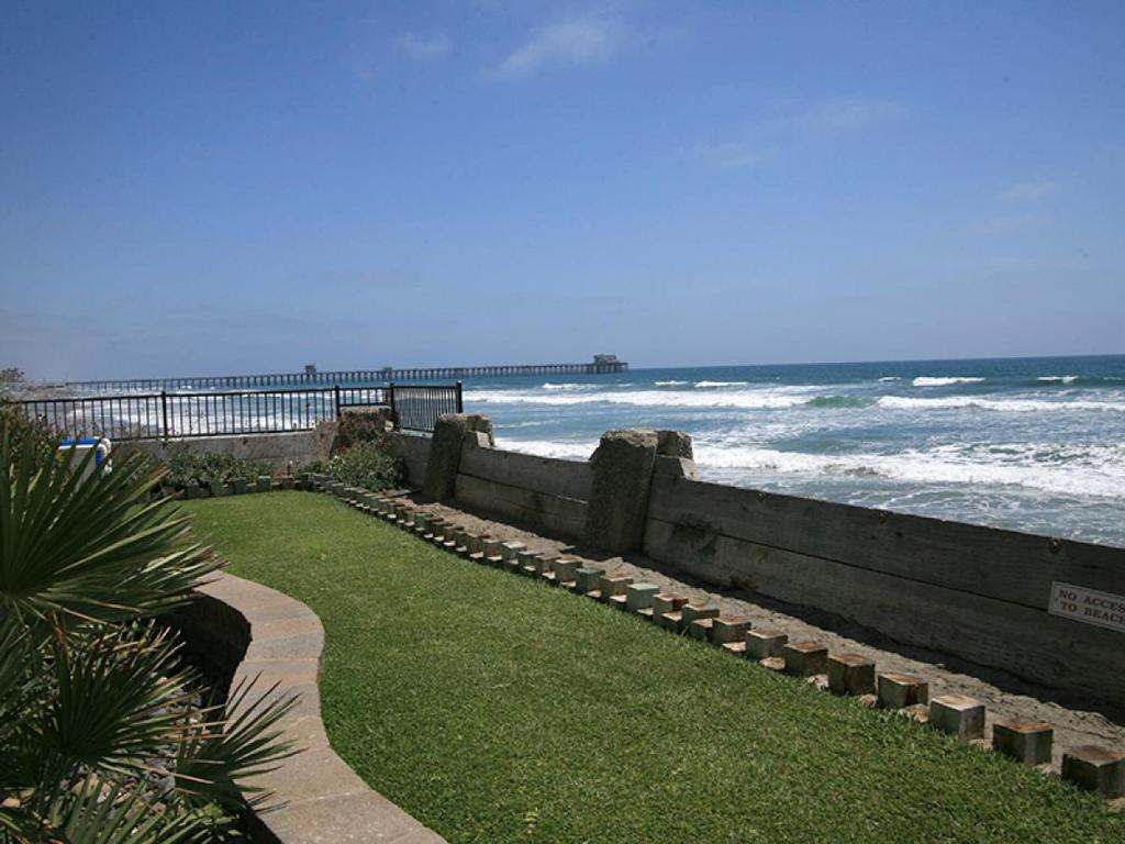 D17 - Beach Retreat