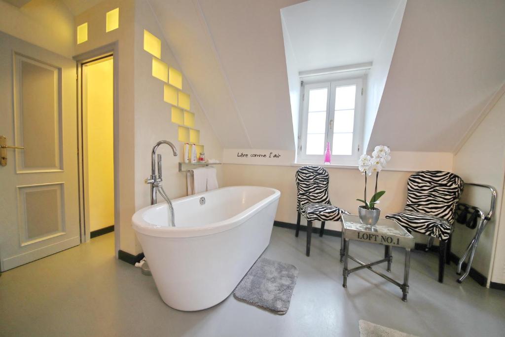 Koupelna v ubytování Corseaux Beach rooms-Riviera Beach apartments