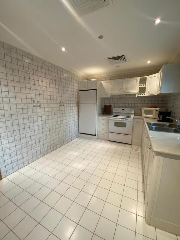 Al Gosaibi Hotel - Villa - Three-Bedroom Villa