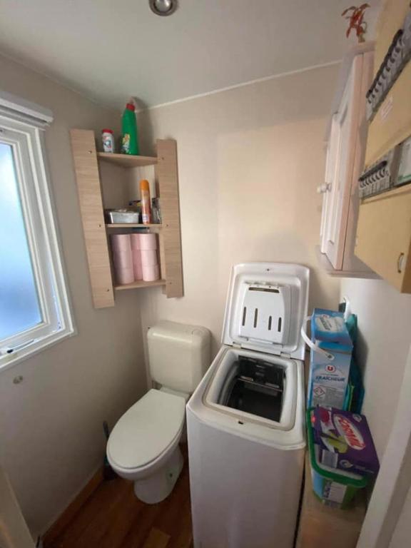 Kuchyň nebo kuchyňský kout v ubytování Camping L'Oasis 5 étoiles à Puget-sur-Argens