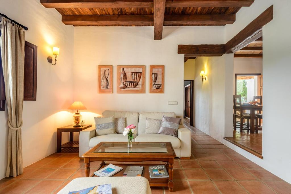 Villa Can Curreu, Sant Carles de Peralta – Bijgewerkte ...