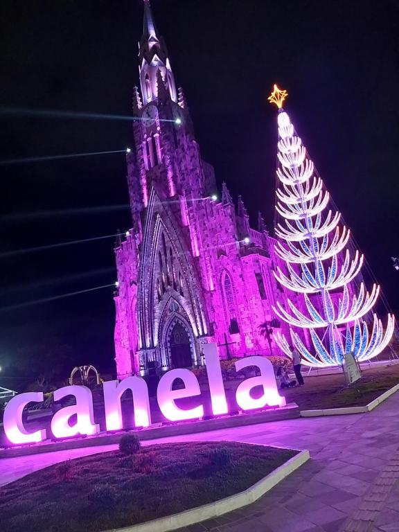  Apto MARAVILHOSO! Espaçoso e confortável no centro de CANELA