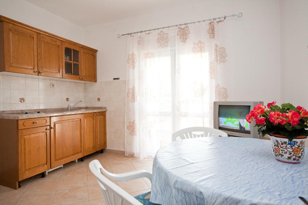 Kuchnia lub aneks kuchenny w obiekcie Apartments Mato