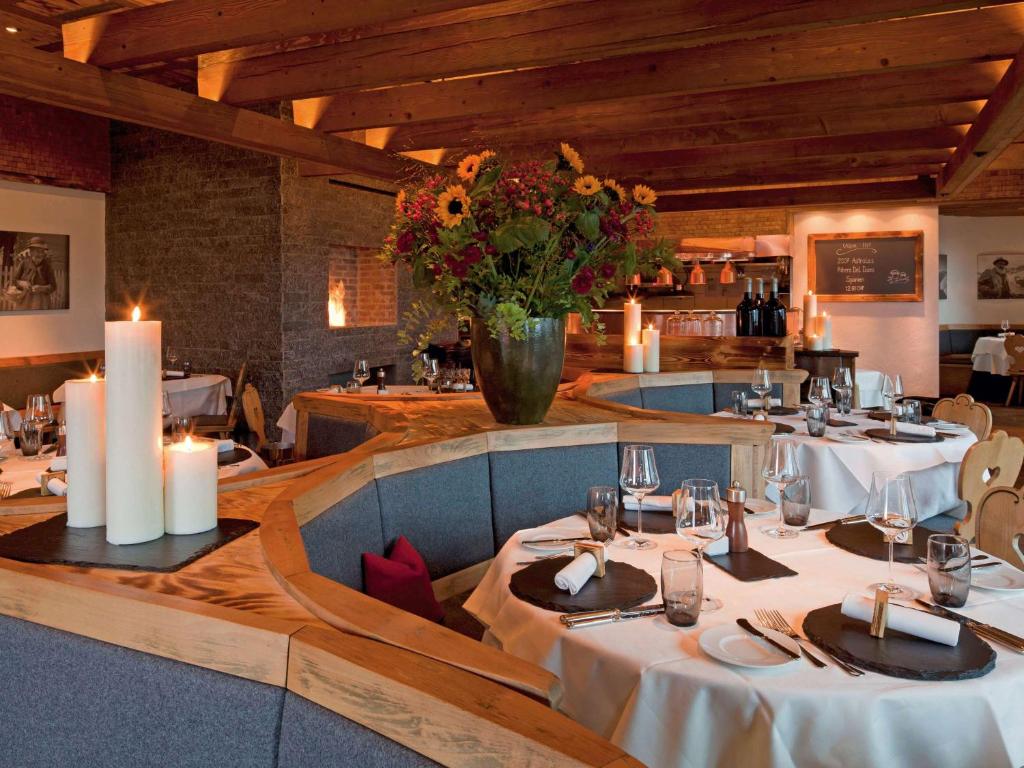 Restaurace v ubytování Mövenpick Hotel Zurich Airport
