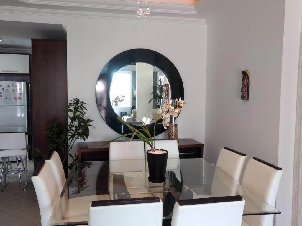  Casa con piscina en Mariscal 8 Pax- Cod 329
