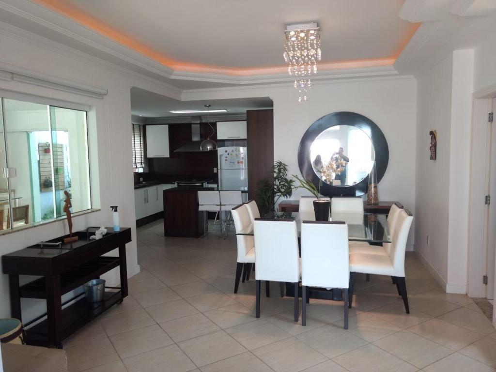  Casa con piscina en Mariscal 8 Pax- Cod 329