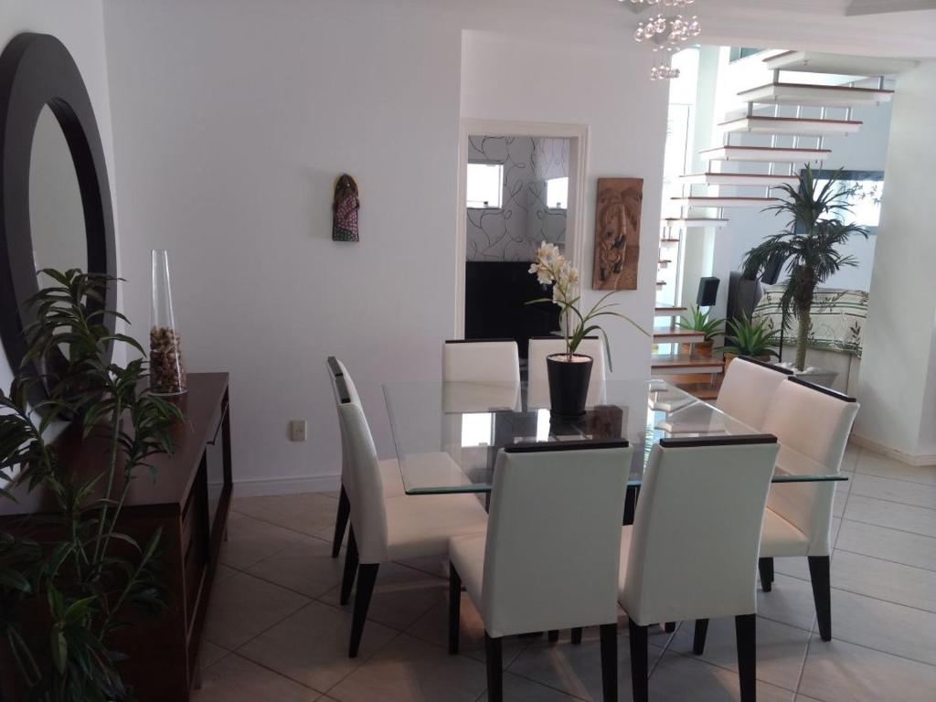  Casa con piscina en Mariscal 8 Pax- Cod 329