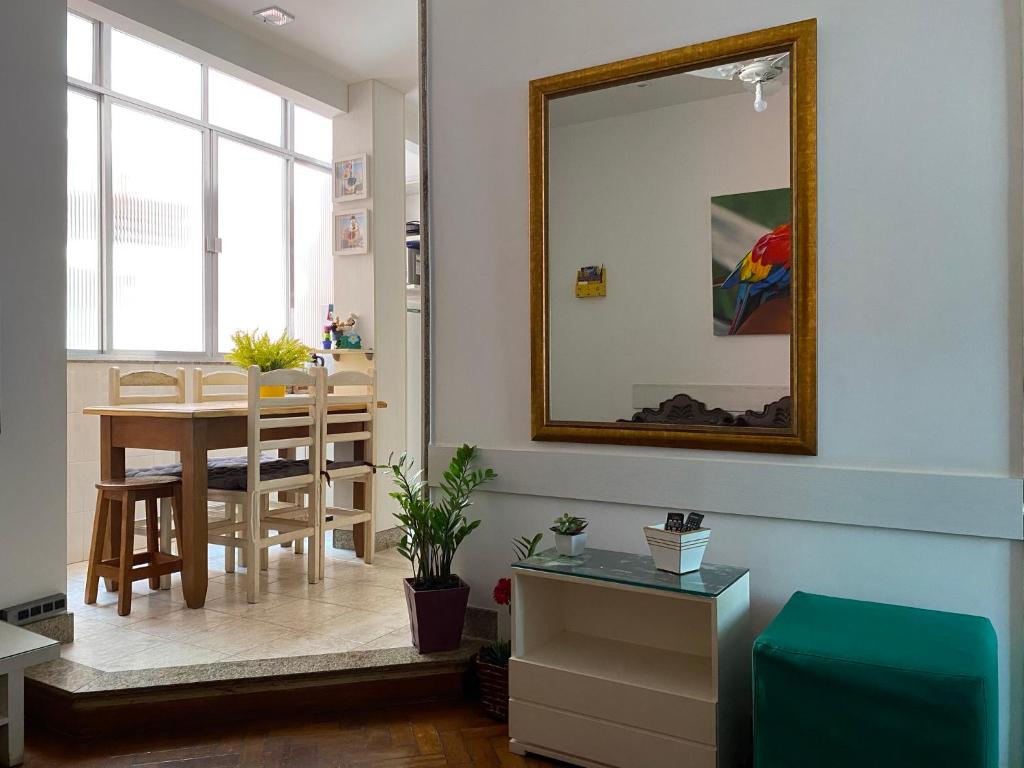  Charmoso Apartamento na Avenida Atlântica