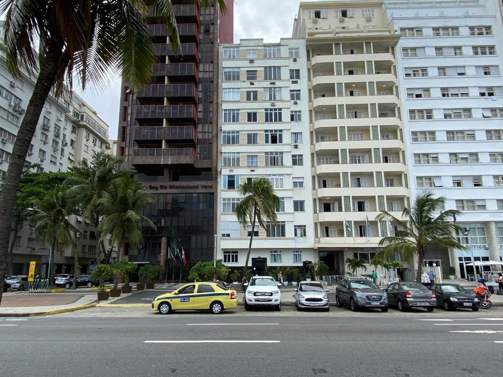  Charmoso Apartamento na Avenida Atlântica