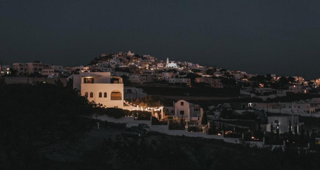Nespecifikovaný výhled na destinaci Pyrgos nebo výhled na město při pohledu z hotelu