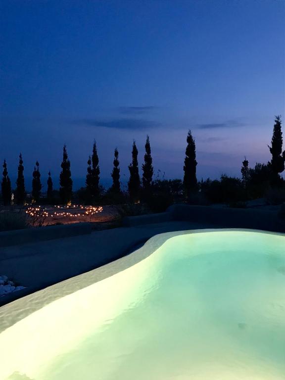 Bazén v ubytování Christou Estate & Villas nebo v jeho okolí